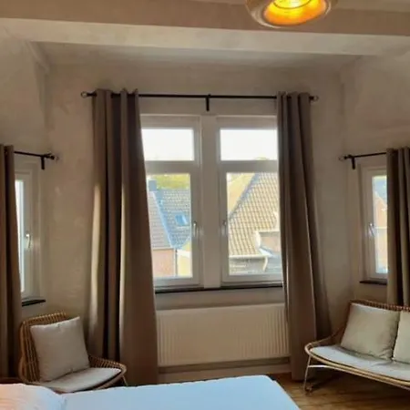 Charming In Historic Building Διαμέρισμα