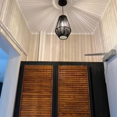 Charming In Historic Building Διαμέρισμα