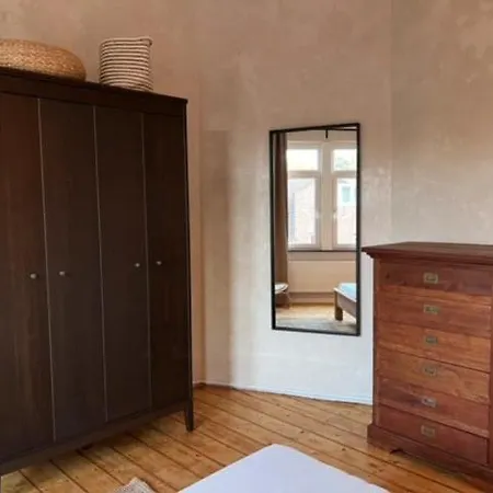 Charming In Historic Building Διαμέρισμα Neuss