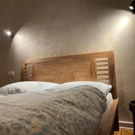 Charming In Historic Building Διαμέρισμα
