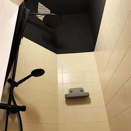Διαμέρισμα Charming In Historic Building *